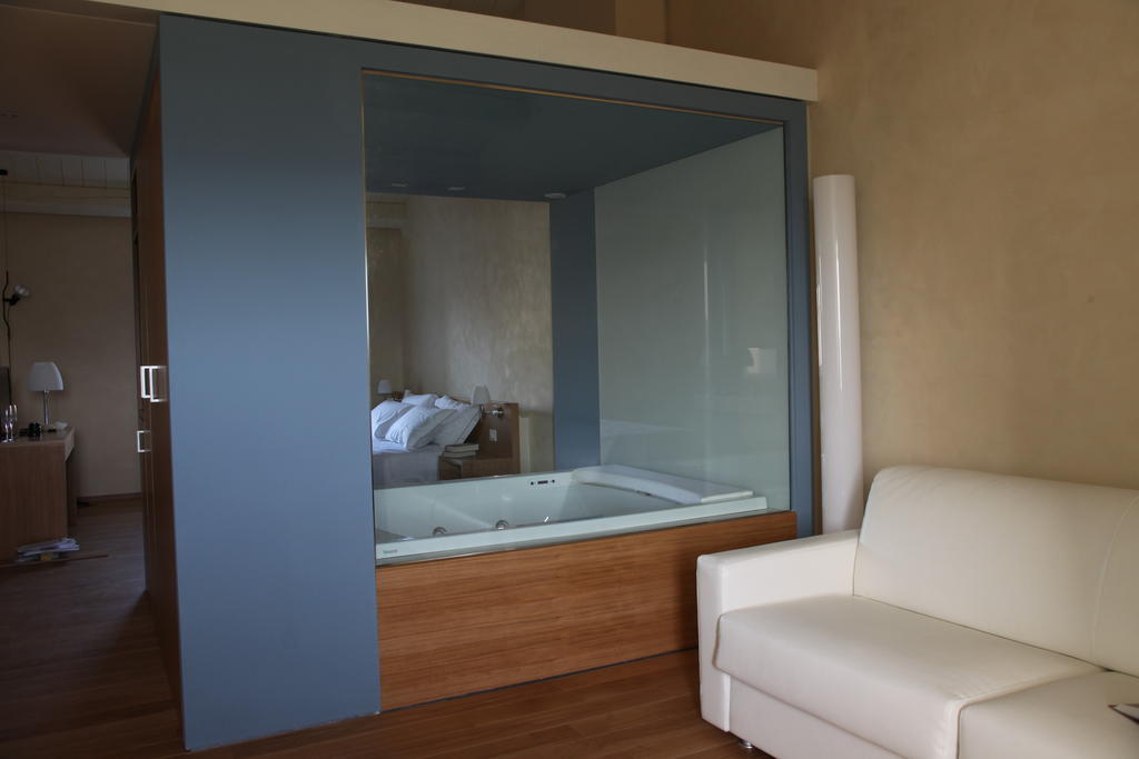 Relais Del Borgo Hotel & Spa 4 Stelle Staffolo Стая снимка